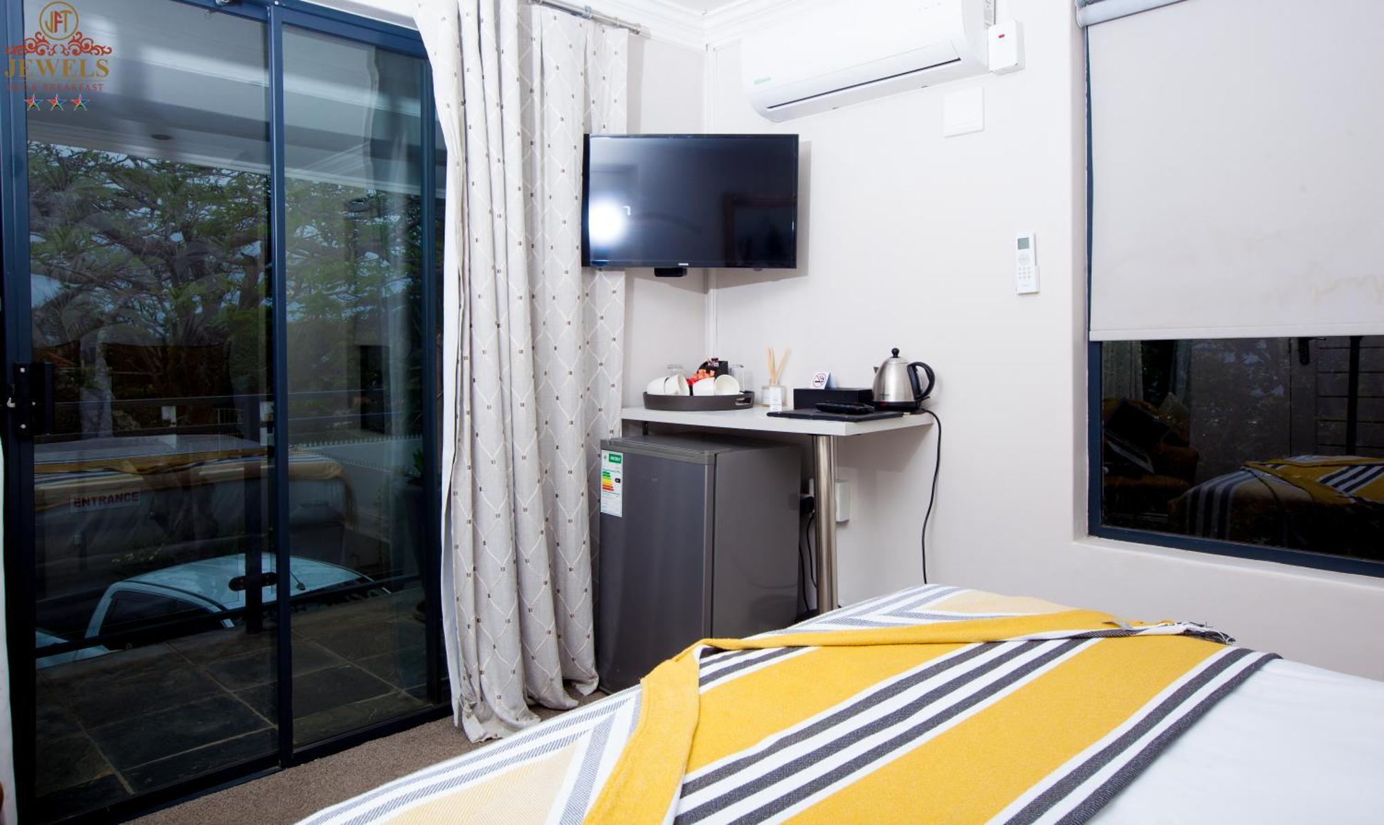Jft Jewels Guest House East London Exterior photo