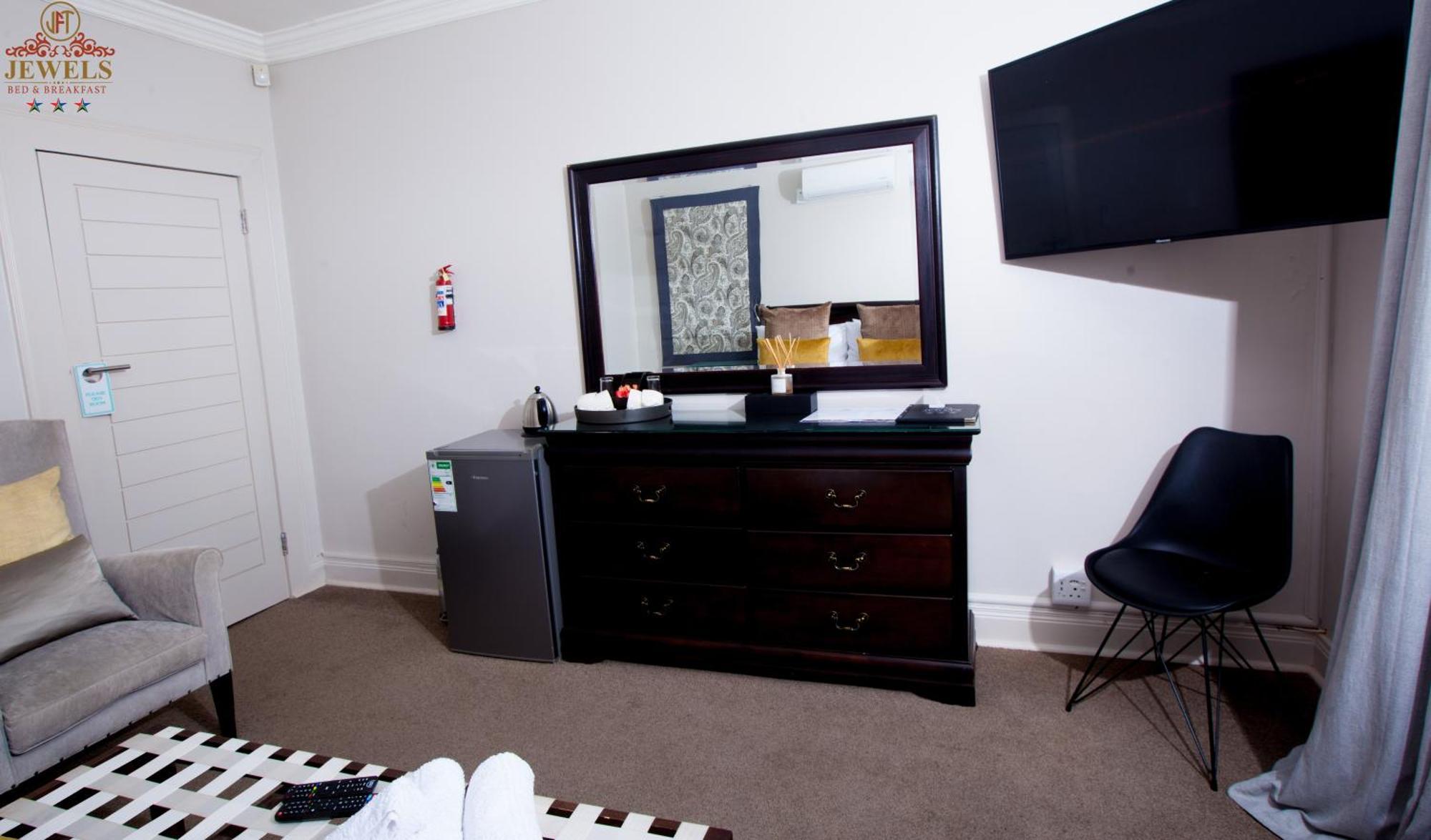 Jft Jewels Guest House East London Exterior photo